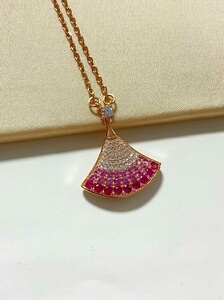 宝格丽项链 520粉钻渐变小裙子项链_阿里巴巴找货神器