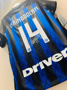 纳英戈兰国际米兰1819赛季主场蓝黑签名球衣