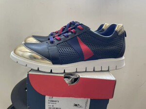 意大利铁狮东尼,男士休闲鞋,意大利产感兴趣的话点"我想要"和