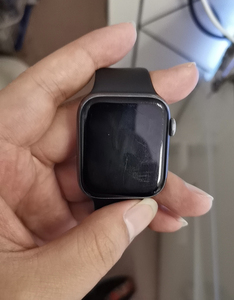 苹果手表s4 44mm橙色伊拉克 gps带充电器,所以功能正