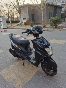 18年11月之威国威125踏板摩托车,京b公户手续齐全,验车