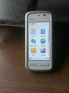 诺基亚5233银白色自用的手机塞班版的.曾经的经典,喜欢诺基