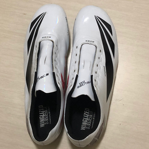 李宁天赐之翼 田径精英官方旗舰店到手 穿了不到两个月 有轻微