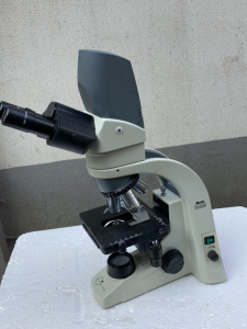 新到 教学用麦克奥迪ba200三目显微镜 优质买家送软胶护目