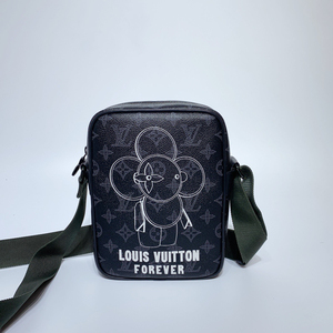 lv太阳花相机包
