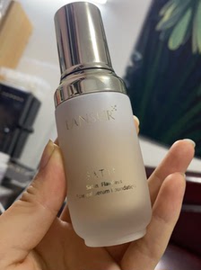 兰瑟漫时空轻盈遮瑕精华粉底液保湿遮瑕,银座专柜入手,质地细腻