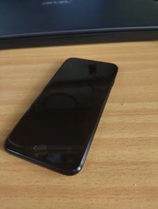 iphone7 苹果7亮黑色 256g 现在已经黑解 插卡即