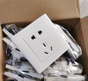 全新 公牛五孔插座 公牛开关 g32守护系列经济款 暗装86