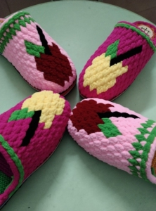 【成品】冰条线手工钩织拖鞋,太阳花鞋底,苹果图案,图片是36