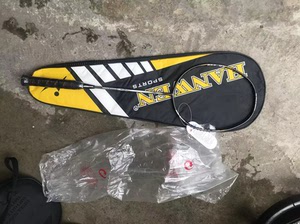 翰文羽毛球拍,全新!送一个球包,一口价100不包邮!