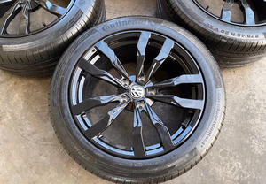 20寸大众途锐3.0锐享黑武士版原厂正品轮毂带胎一套