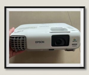 进口爱普生99w宽屏投影仪1080p二手家用高清商务培训投影