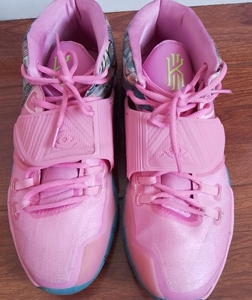 欧文6篮球鞋运动鞋休闲鞋压马路 凯里欧文粉色签名鞋