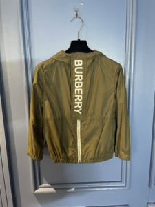 巴宝莉风衣墨绿色