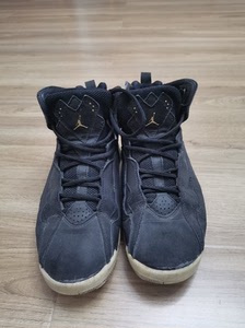aj7黑白金