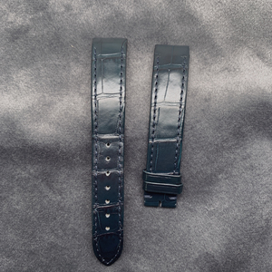 卡地亚原装山度士表带,99新,藏蓝色.成色如图,一物一拍,非