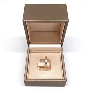 98新 宝格丽 bvlgari系列 玫瑰金logo字母单钻戒指 54码有盒子