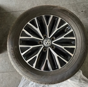 出大众速腾16寸轮毂带轮胎,2019速腾舒适版原车轮毂加轮胎
