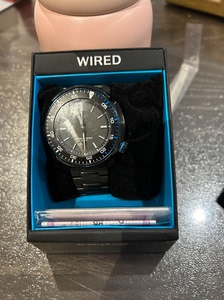 wired  运动手表 型男必备 黑色的表带很酷   购买保