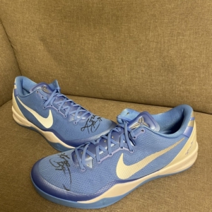 科比亲签球鞋 zk8北卡蓝sample 大学蓝pe 球员版