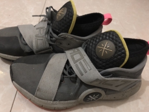 李宁 韦德之道全城7 酷灰7成新有意者私售出不退不换!