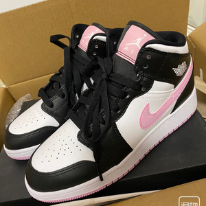 粉熊猫aj 40码,得物入手的!就穿了不到10次就闲置在鞋柜