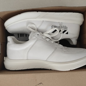 商场专柜金木鱼 男运动板鞋42码(260)全新 (包