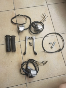 原装85年嘉陵本田70c摩托车配件,牛角一对,开关一对牙丝孔