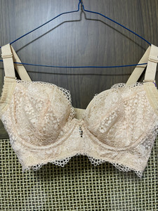 艾妮露丝调整型文胸  全新吊牌在,肤色,75e,平时文胸穿7