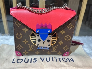 lv小怪兽圣诞限量款链条包,,猫头鹰图案独特又可爱,15休闲15
