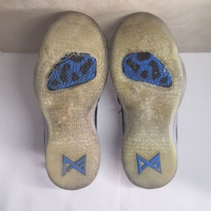 可换鞋耐克pg2.5篮球鞋42码保真保真保真气垫完好鞋底磨损