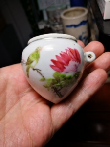 民国早期油粉彩花鸟 鸡心鸟食罐,品相全美,文物公司库出,包老