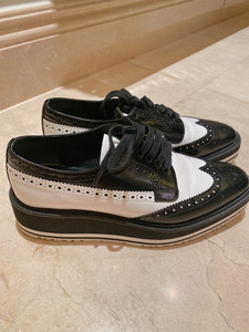 品牌型号 :prada 普拉达 松糕鞋 新旧程度 :见图 正