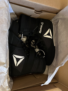 锐步拳击鞋 全新41码 梅威瑟 阿瓦雷兹同款