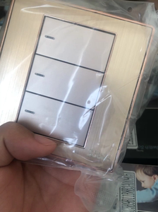 英国索恩开关面板86型插座,带led指示灯,点复位开关非公牛