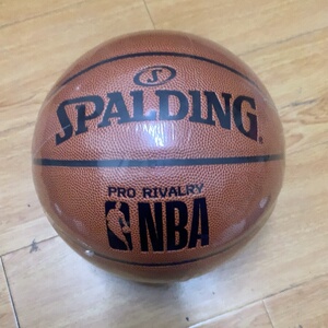 七号斯伯丁nba篮球,全新正品不售假,假的白给,室内外通用耐_阿里巴巴
