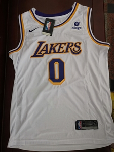 尼克杨球衣0号湖人