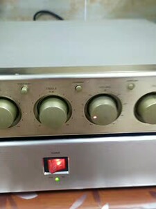 力之霸功放机 ,前级己卖,只剩下力之霸后级av6800.后级