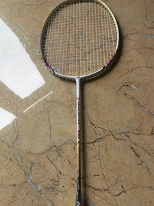 闲置 尤尼克斯羽nanospeed100羽毛球拍 粉红/银