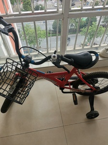 情满仲秋，礼赞国庆，品牌店贝福嘉儿童自行车，买了三年了一直放