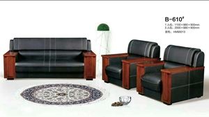 全新实木大款沙发，和配套茶几，单人位价格500元三人位价格一