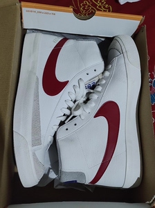 nike开拓者高帮 红勾