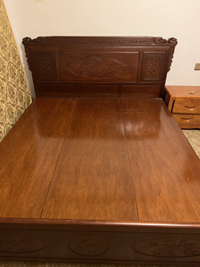 一米八实木大床 菠萝格带床垫 床头柜2800元 海口灵山自提