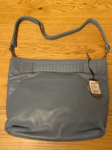 000人付款淘宝玛丝菲尔包包闲置低价出了,正品全新,吊牌已摘,灰色皮包