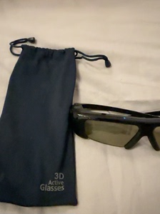 三星3D眼镜 一共有4个  全新未使用 有包装袋 打包有优惠