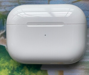 airpods pro充电仓 耳机盒 ,成色95新以上,苹果