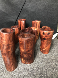 鬼脸手把玩笔筒 鬼脸手把玩笔筒,越南紫檀柳酷似海南黄花梨木