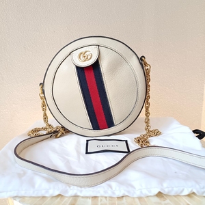 古驰圆饼包白色