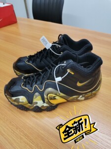 耐克基德大眼睛