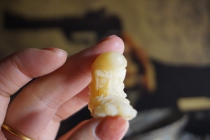 杜秋手工雕刻,达摩头,背云,吊坠,驼骨雕刻件,清库存不计成本